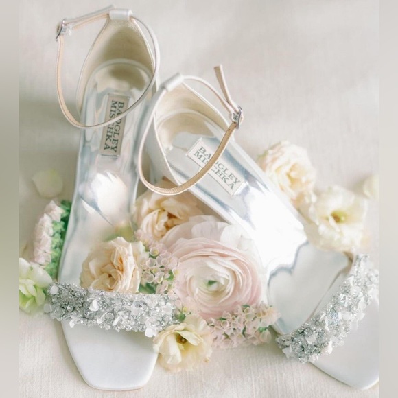 Badgley Mischka Teenie, Ivory Block Heel Sandal - Picture 1 of 17